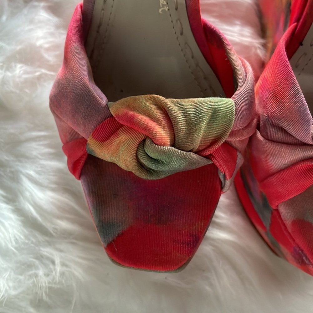 Alice and Olivia Wedges - Picture 4 of 11